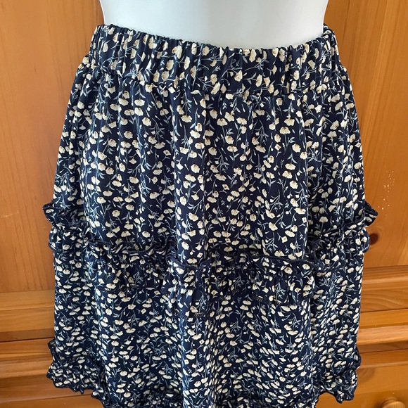 Floral Ruffle Skirt 🌼 - Picture 3 of 10